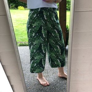Palm Leaf flare capris